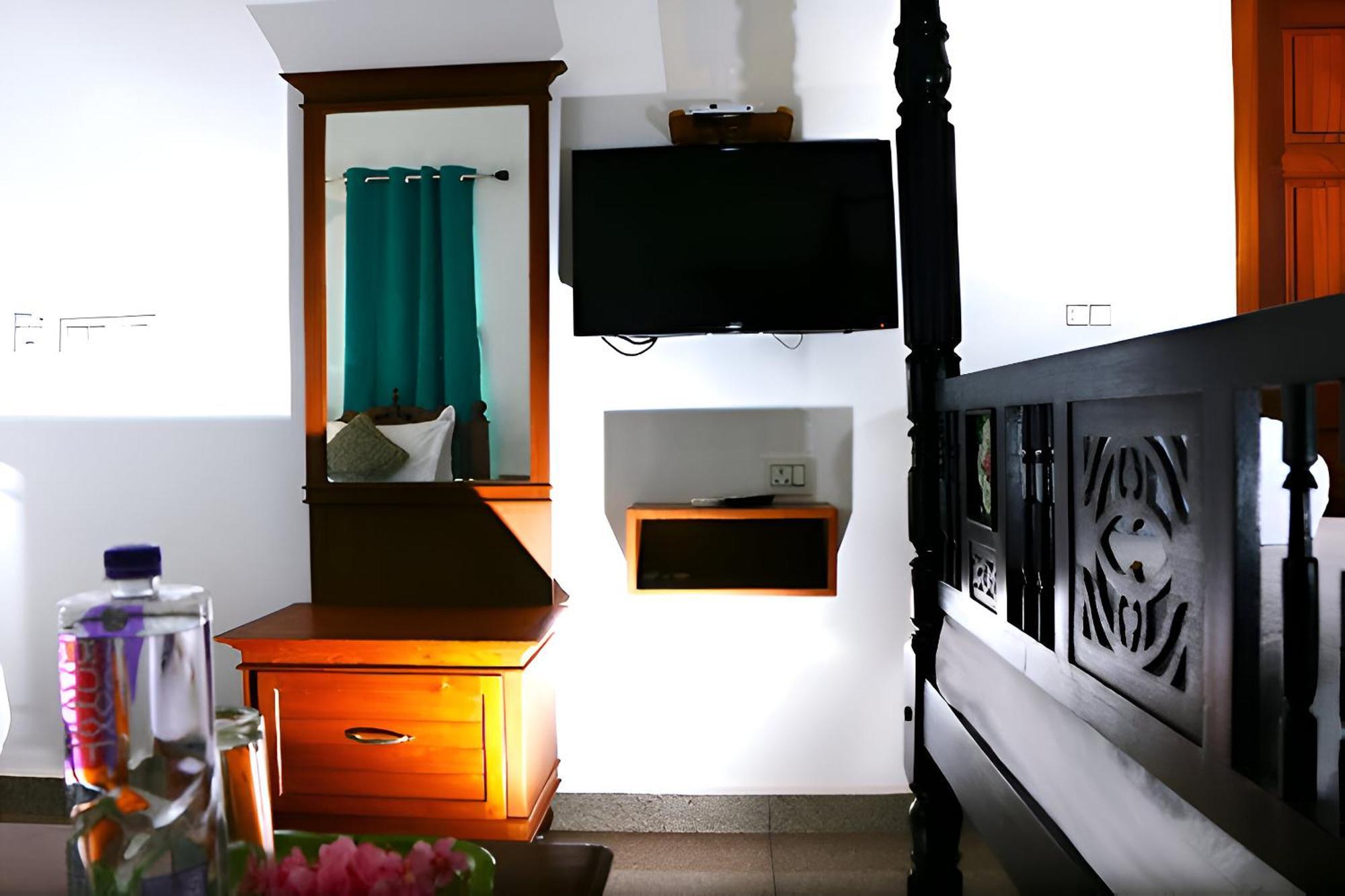 Le Holiday Inn Pondicherry Exterior photo