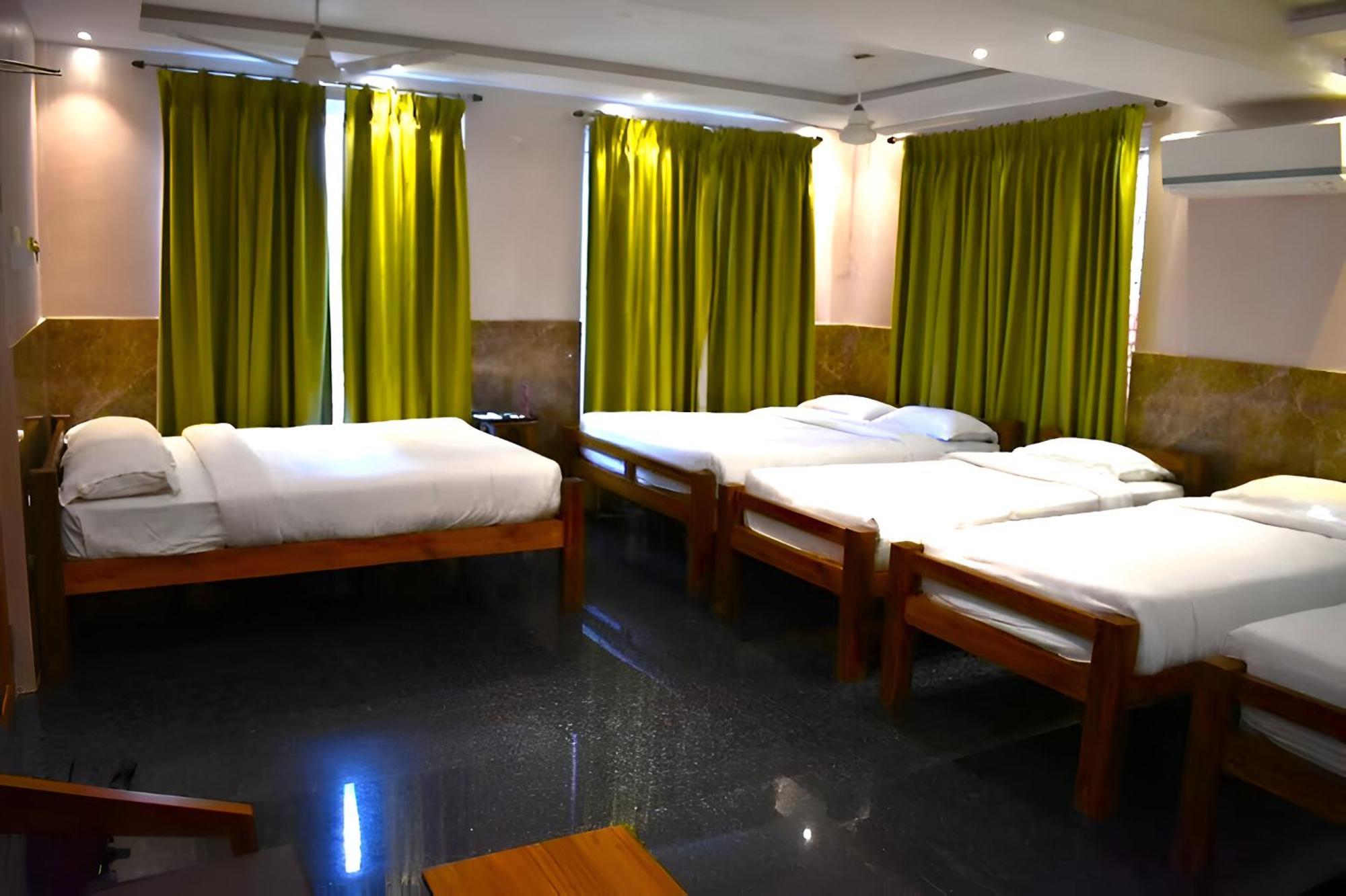 Le Holiday Inn Pondicherry Exterior photo